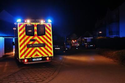 Heubach: Dachstuhlbrand in Mehrfamilienhaus - Grosseinsatz fuer mehrere Feuerwehren